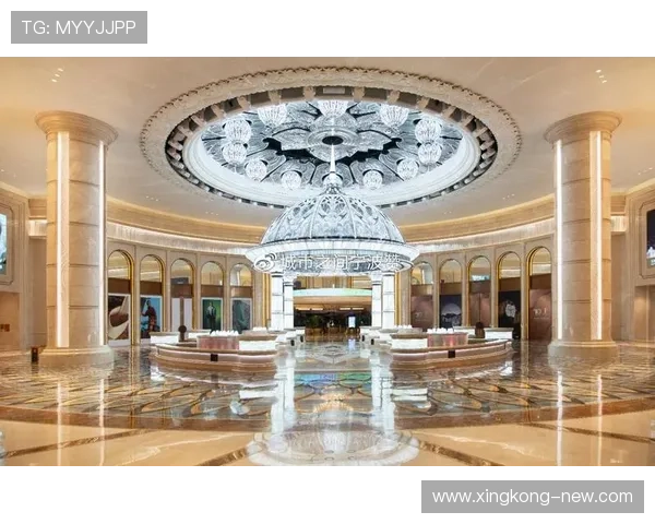 探索澳门百老汇：精彩纷呈的娱乐与购物体验